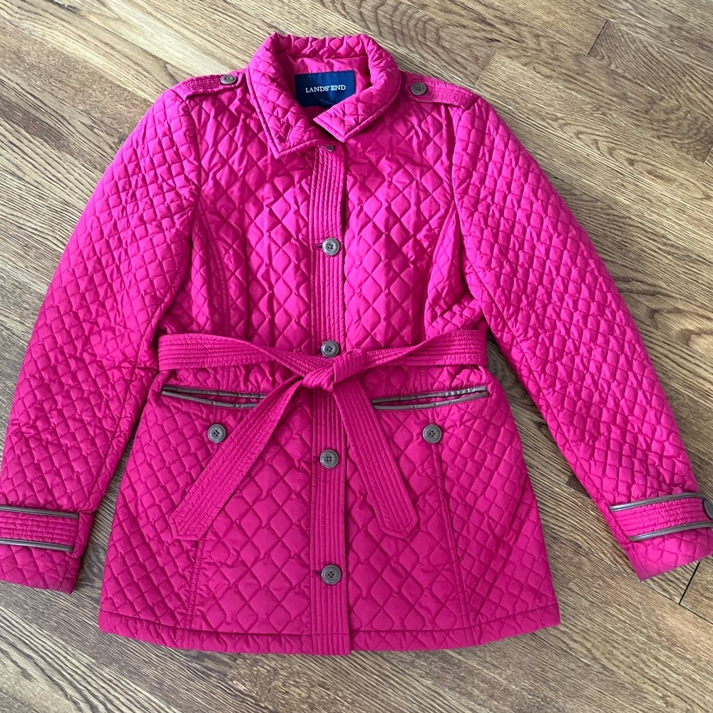 Size small 6-8 dark rose Lands' End Pink Puffer Jacket with Quilted Design belt
